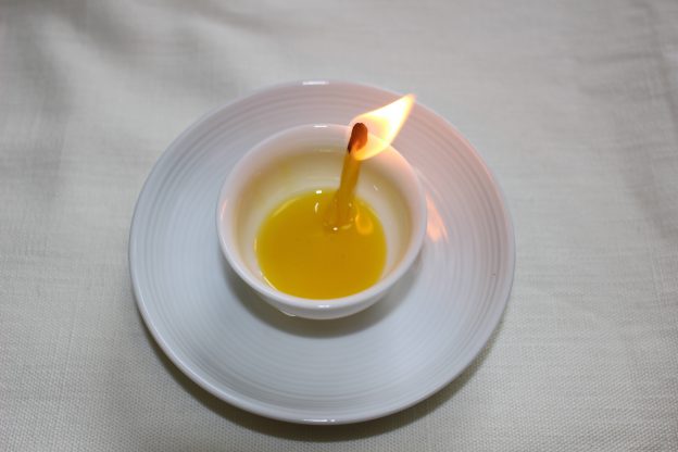 菜種油の灯りの写真